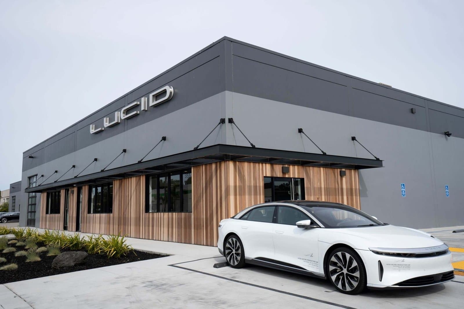 Lucid's $1.4 Billion Lifeline Fuels Stock Rally Despite Growing Losses