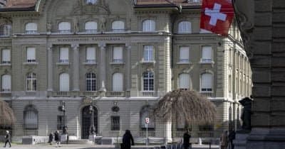 Swiss Banks Face CHF 3.2 Billion Hit as Zero Rates Drag On Until 2027