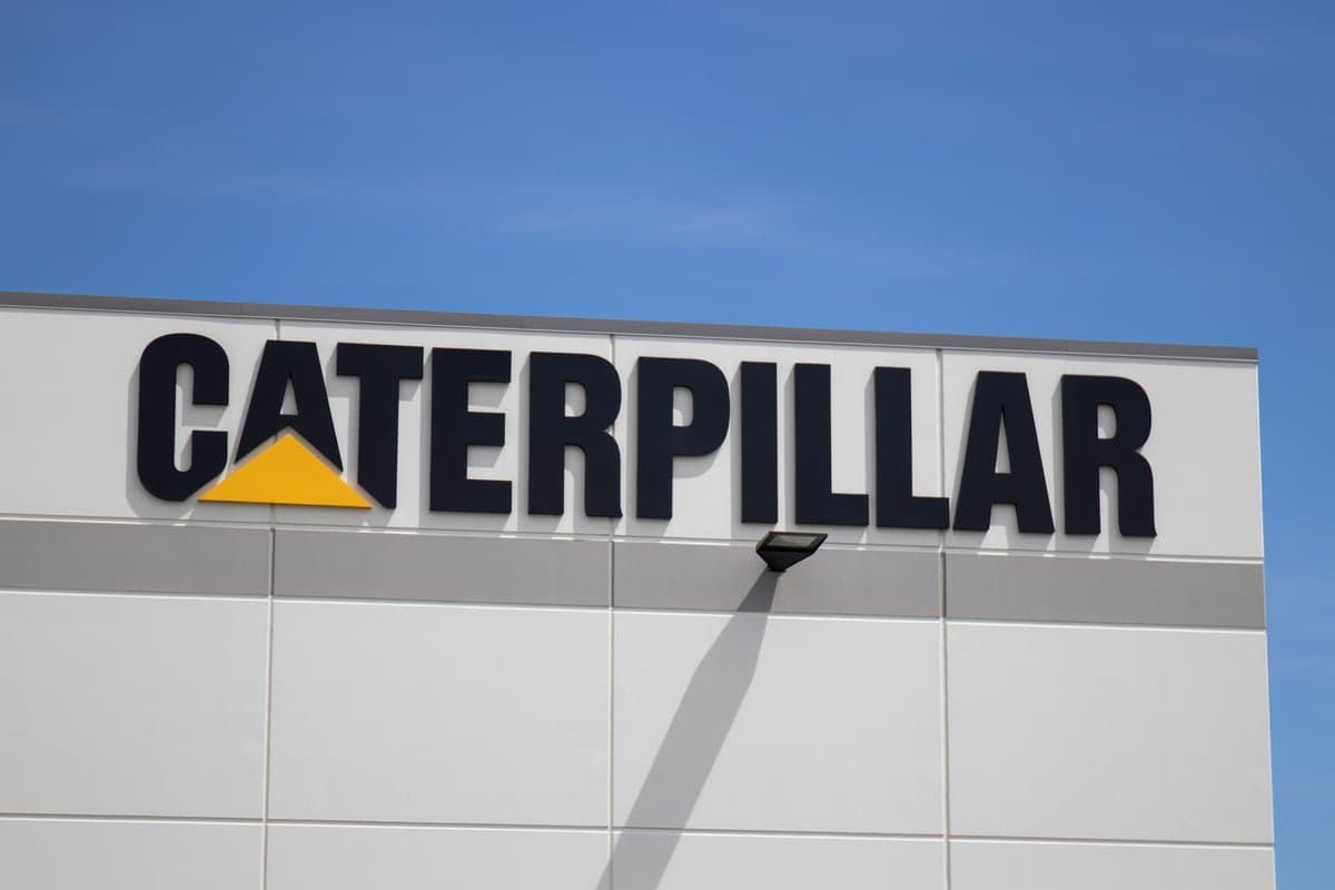 Caterpillar Invests $10M in Illinois Workforce Training Despite Share Dip