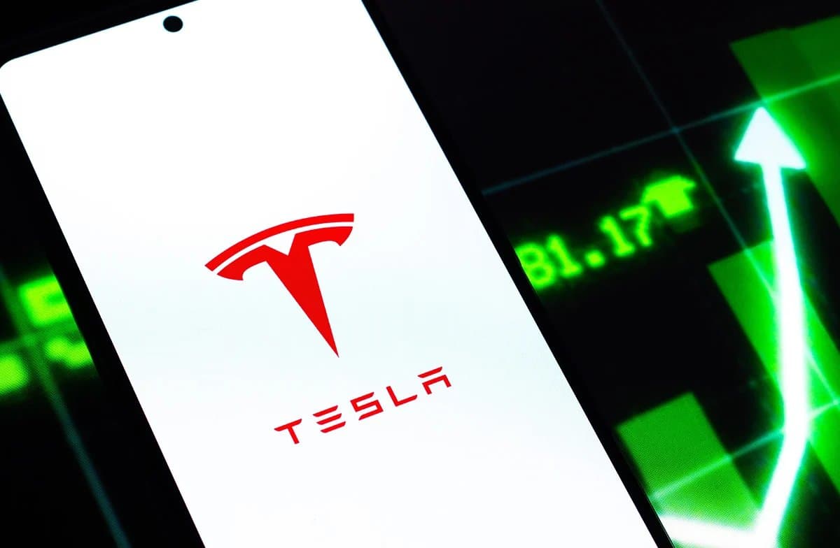 Tesla Shares Slide 15% This Year Despite Analyst’s Bullish $600 Price Target