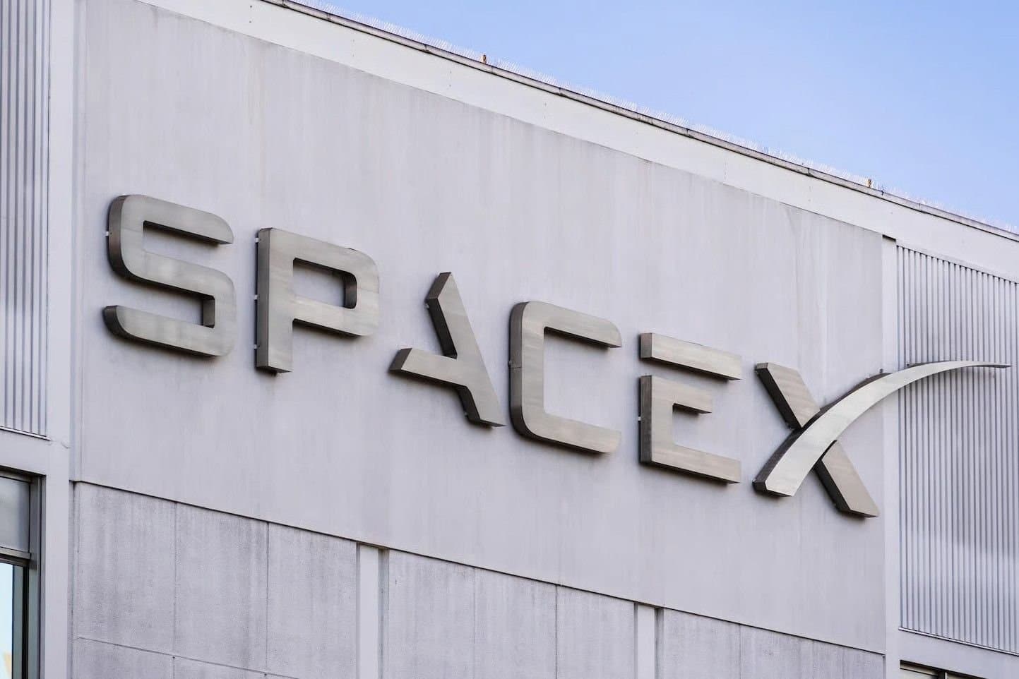 SpaceX Shares Slump Nearly 29% in July, $10,000 Investment Now Worth Just Over $7,100