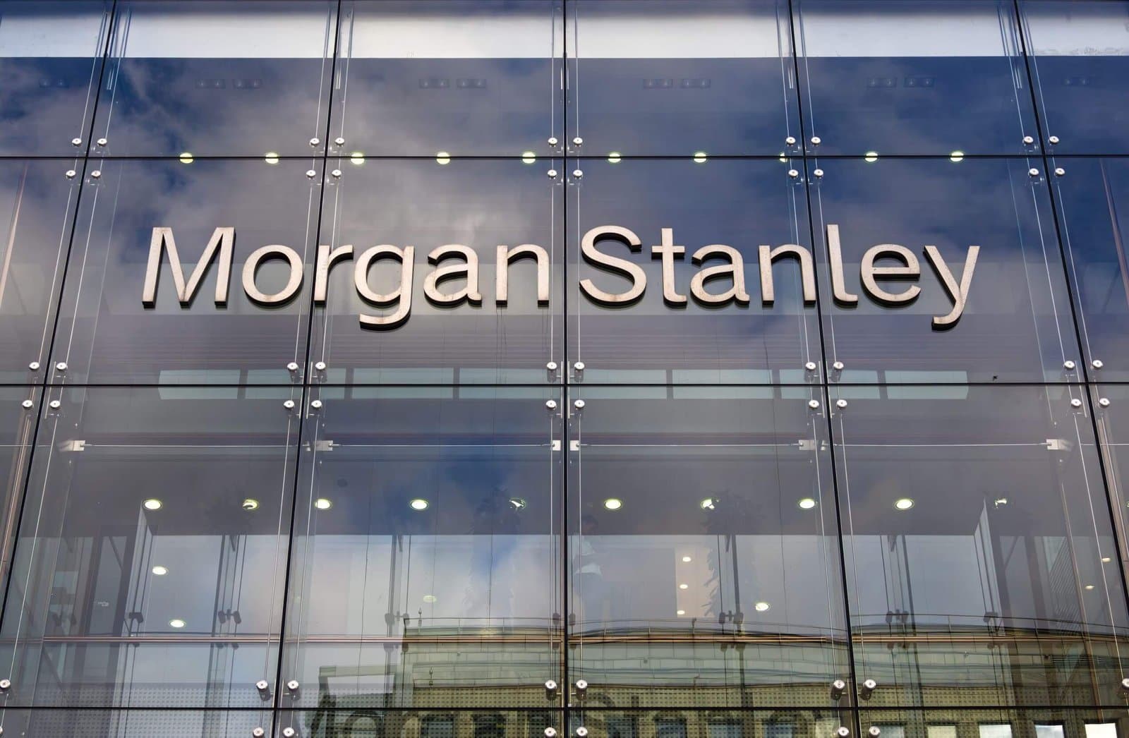 Morgan Stanley Rolls Out Ultra-Low Fee Ethereum and Solana ETFs with Staking Benefits