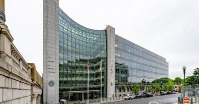 SEC Steps Up Crypto Rulemaking as Lawmakers Delay Clarity Act