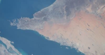 Iran and Oman Move to Resume Shipping Through Strait of Hormuz, Boosting Bitcoin and Risk Assets