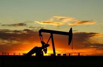 US Gasoline Prices Rise as Conflict Near Iran Disrupts Vital Shipping Lanes