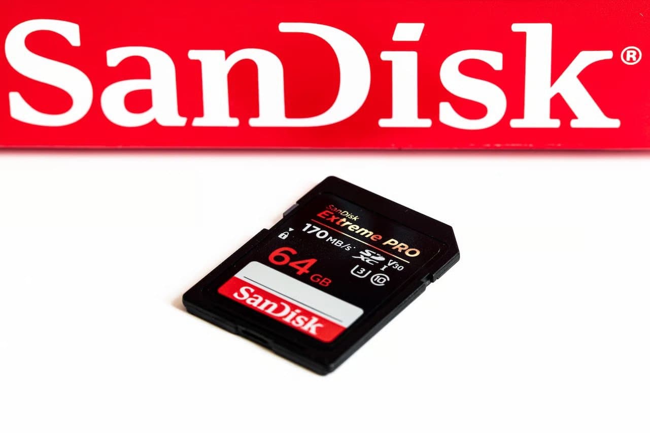 SanDisk Stock Tumbles 40% After Soaring 6,000% Since Spin-Off