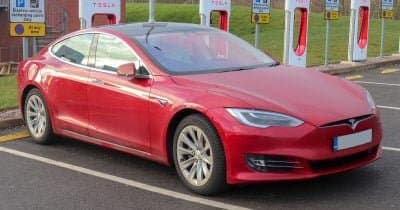 Tesla Secures Power Deal with KKR-Backed Solar and Battery Project in Arizona