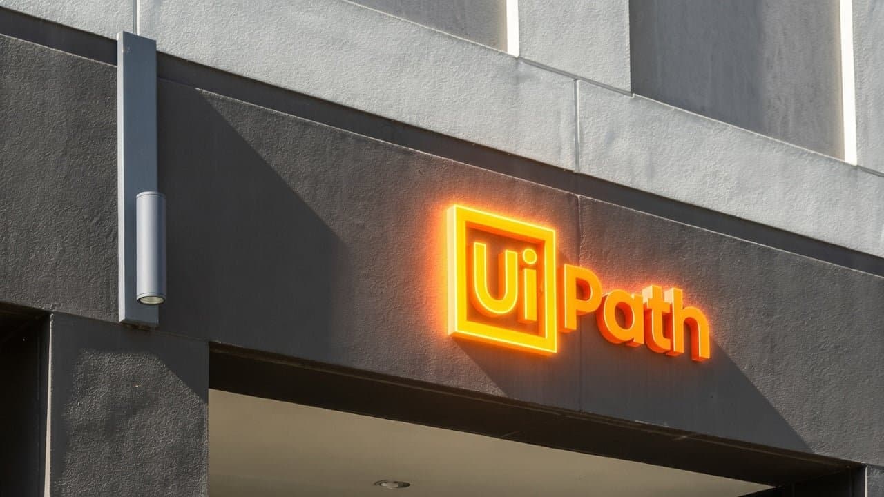 UiPath Shares Bounce Back as OpenAI Selling Pressure Subsides, Focus Turns to Revenue Growth