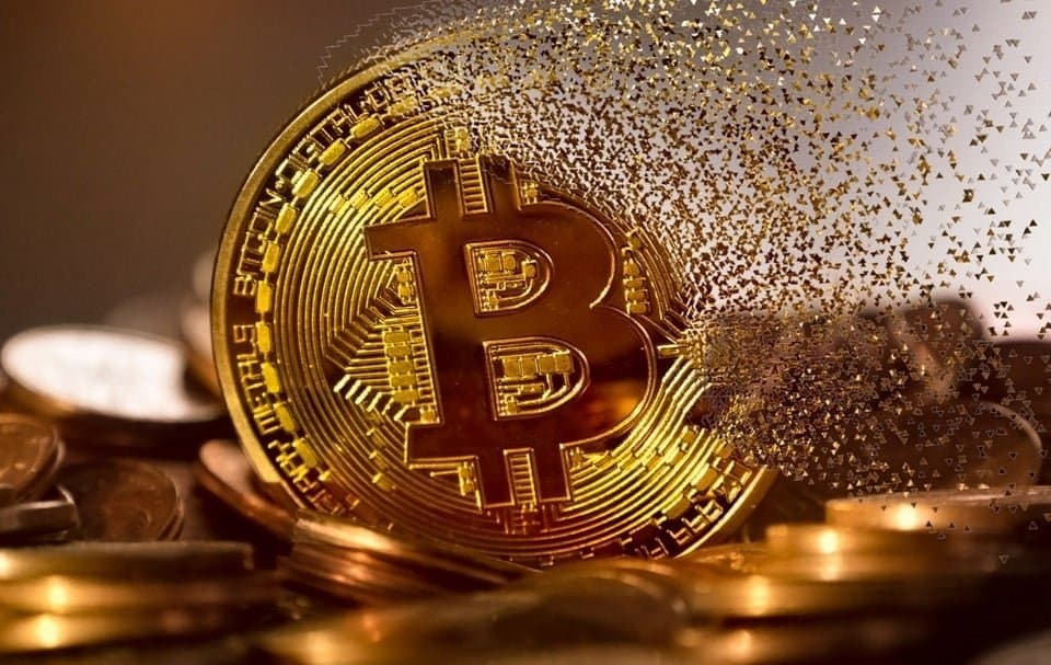 Bitcoin ETFs Face Sudden $225 Million Withdrawal After a Strong Run
