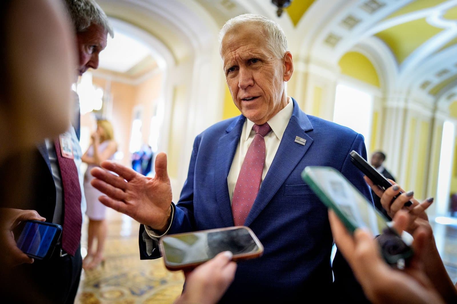 Senators Push for Stricter Crypto Ethics Rules Amid Clarity Act Revisions